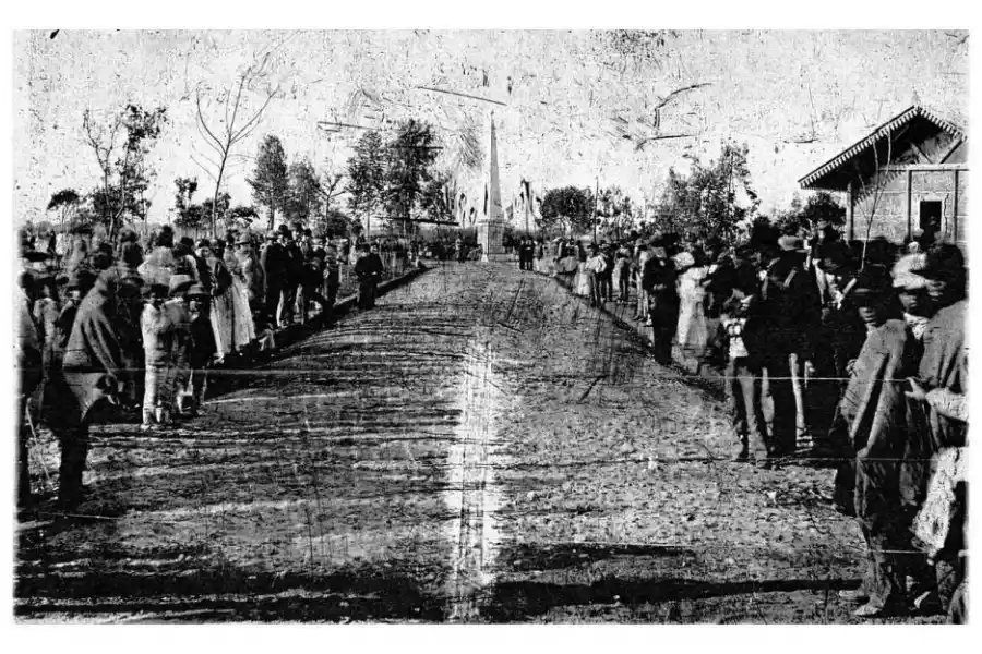 Recuerdos fotográficos: 1872 y 1878, fotos del monumento más antiguo de Tucumán