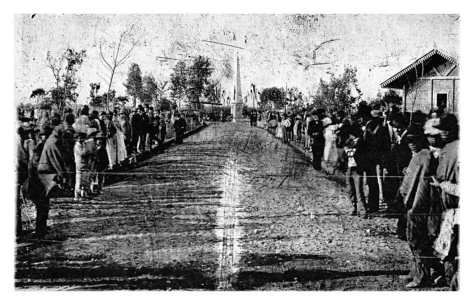 Recuerdos fotográficos: 1872 y 1878, fotos del monumento más antiguo de Tucumán