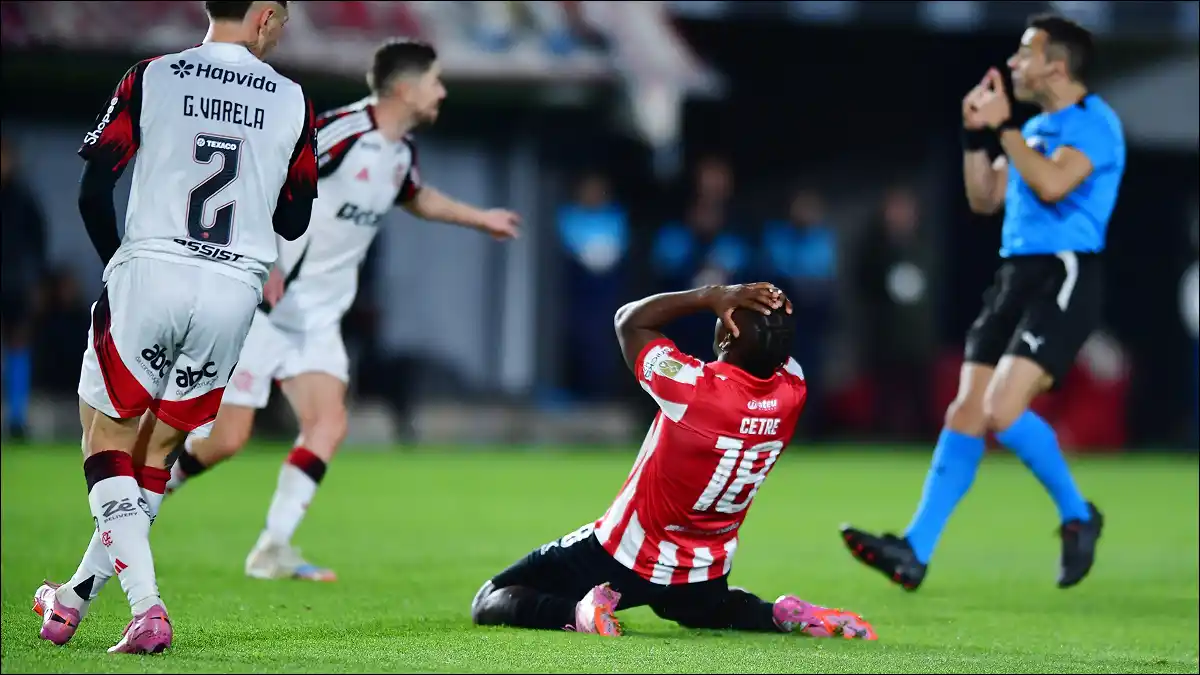 NOCHE AMARGA. Estudiantes ganó en La Plata, pero Flamengo lo dejó sin Copa desde el punto de penal.