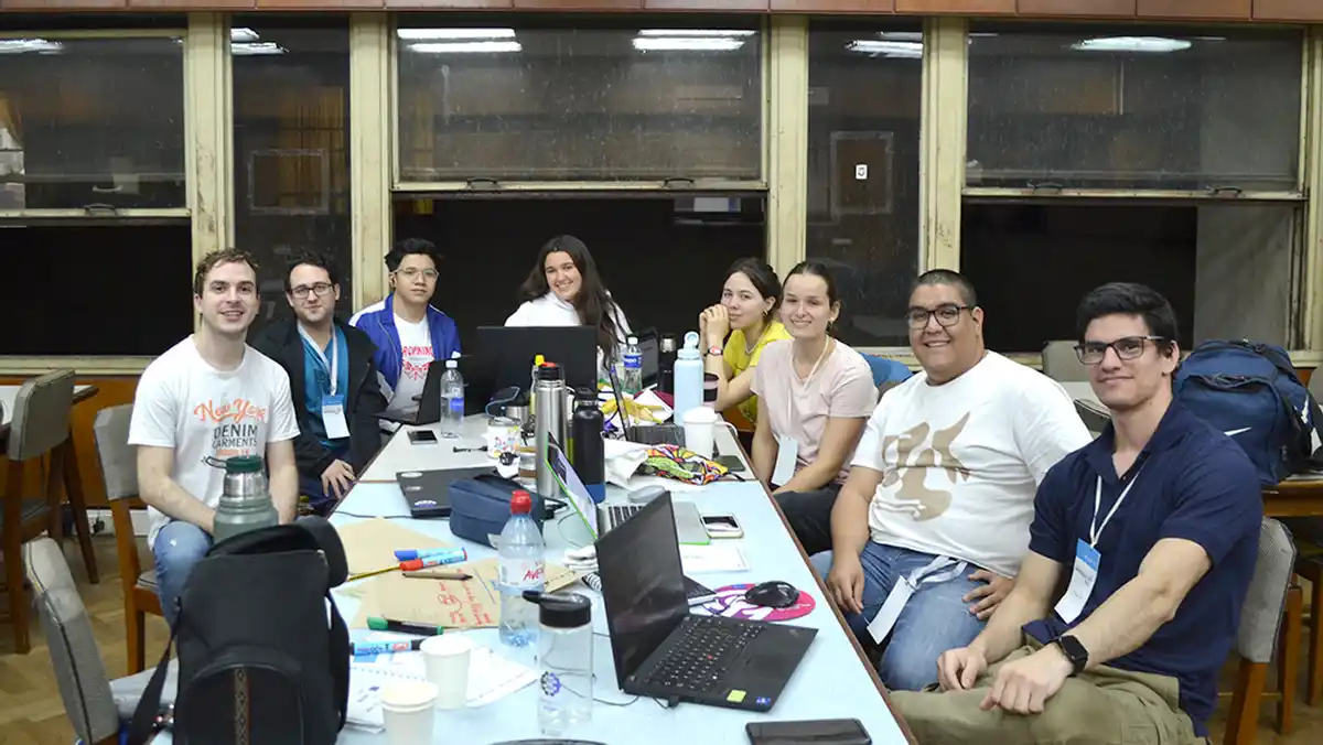 COMPETENCIA. Edición anterior del Rally Latinoamericano de Innovación, que este año, reunirá a equipos estudiantiles en la FACET.