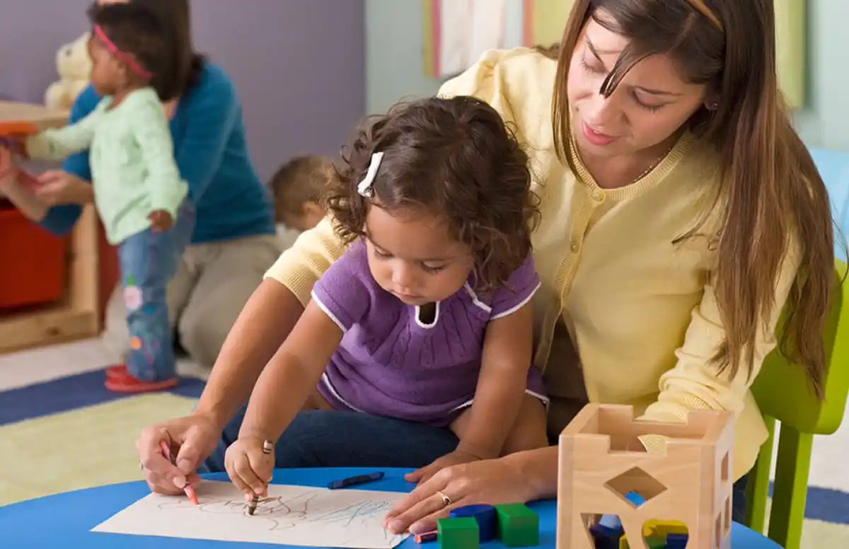 Aumento salarial para las niñeras y empleadas domésticas: cuánto deberán cobrar en octubre