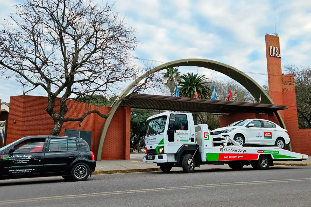 Todas las semanas, los camiones de Club San Jorge parten desde su Casa Matriz para entregar 0km.