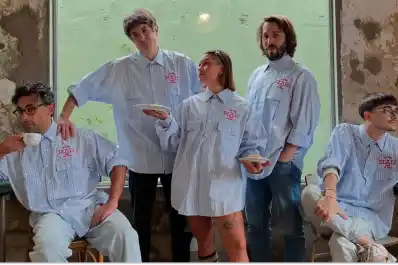 Lo viejo funciona: un actor de Porno y Helado puso un café clásico en su barrio