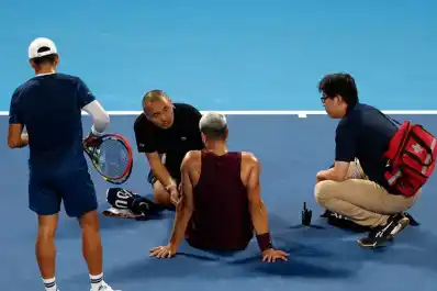 Carlos Alcaraz se dobló el tobillo en su debut en Tokio: ¿podrá seguir en el torneo?