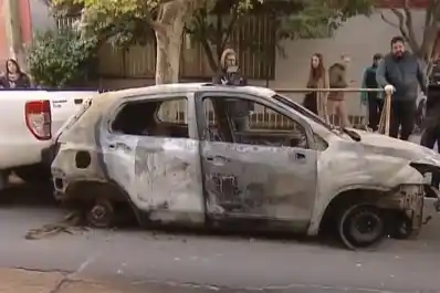 Triple crimen: encontraron incendiada la camioneta en la que trasladaron a las víctimas