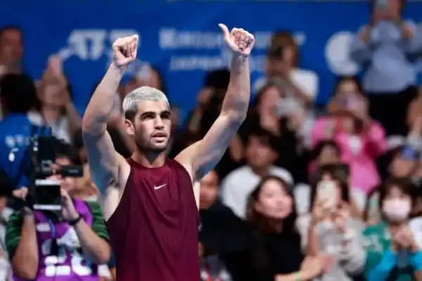 No me sentía bien al principio: Carlos Alcaraz habló tras el susto por su tobillo en Tokio