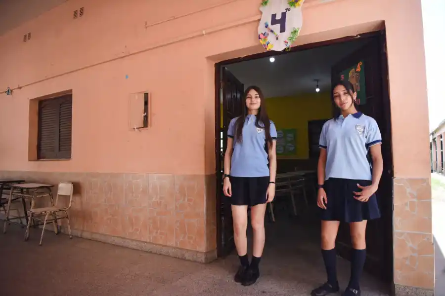 MÁS JÓVENES. Bahiana y Lucía representarán a la secudaria Yonopongo. LA GACETA/ FOTO DE ANALÍA JARAMILLO