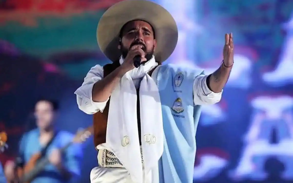 Cierre del Septiembre Musical y Concurso del Sánguche de Milanesa en la plaza Independencia