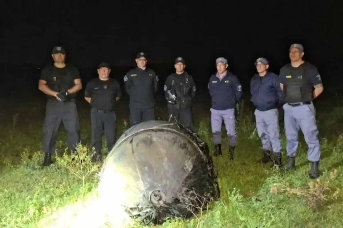 Misterioso hallazgo en un campo chaqueño: investigan un objeto que cayó del cielo