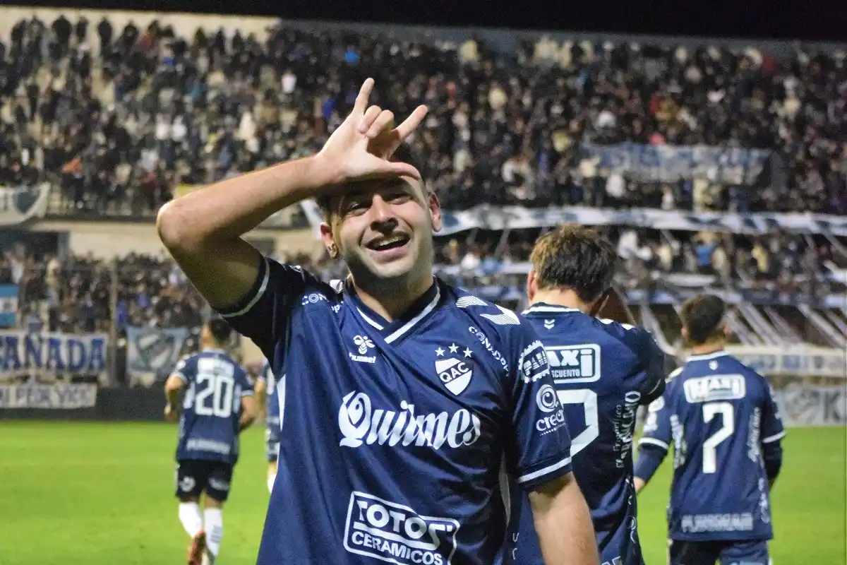 FIGURA. Jano Coronel se volvió determinante en el ataque del Cervecero.