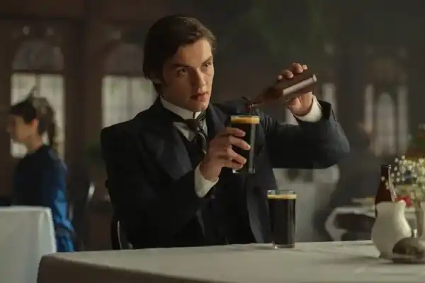 Cuál es la trama oculta de “La casa Guinness”, la nueva serie de Netflix de los creadores de Peaky Blinders