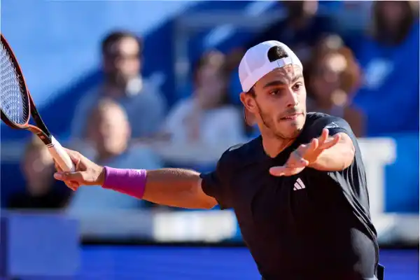 Francisco Cerúndolo se despidió del Abierto de China con una dura derrota en la primera ronda