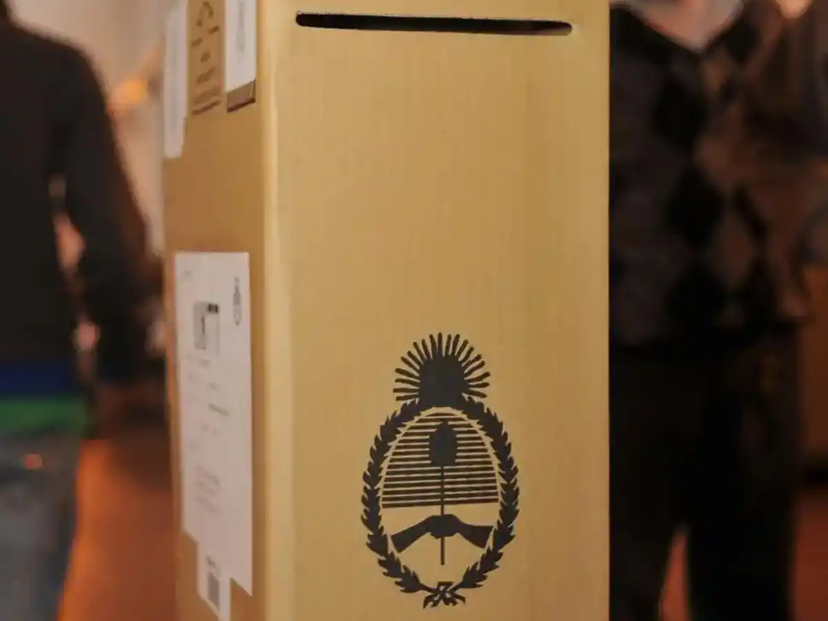 El peronismo y LLA miden fuerzas en una elección que renueva 151 bancas en el Congreso