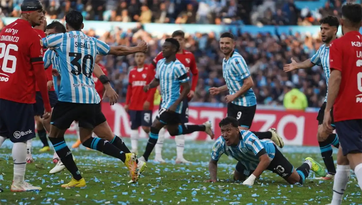 EN EL CILINDRO. Racing, entre los cuatro mejores de la Libertadores, reciubirá hoy al peor Independiente de los últimos años.