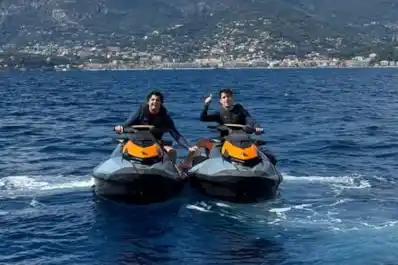 Franco Colapinto compartió un descanso con el hijo de Flavio Briatore en medio de la incertidumbre en Alpine