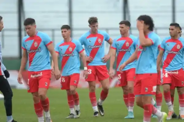 Arsenal de Sarandí, de campeón de la Sudamericana al descenso a la B Metropolitana