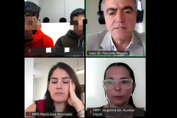 Dos motochorros quedaron detenidos por golpear a una mujer y a su nieto para robarle el celular en El Manantial