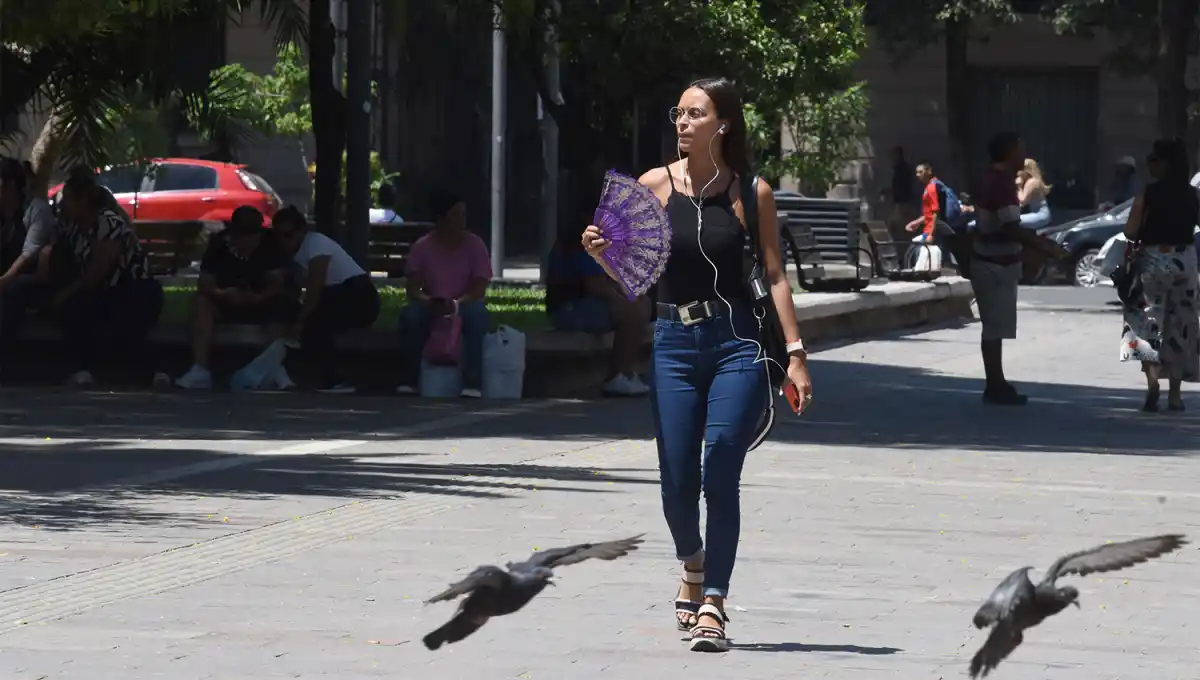 PESADO. El lunes estará caluroso y muy soleado en toda la provincia. 