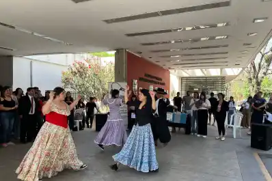 Expo de Psicología de la UNT: bailando tango y folclore se aprende cómo funciona el cerebro