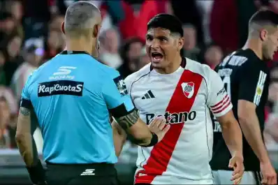 Se dio a conocer qué dijo Maximiliano Salas para ser expulsado en la derrota de River ante Riestra