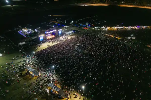 ¡Gracias, San Miguel de Tucumán!: Luck Ra y La Konga animaron a miles de personas en el Hipódromo, en la víspera del Día de la Ciudad