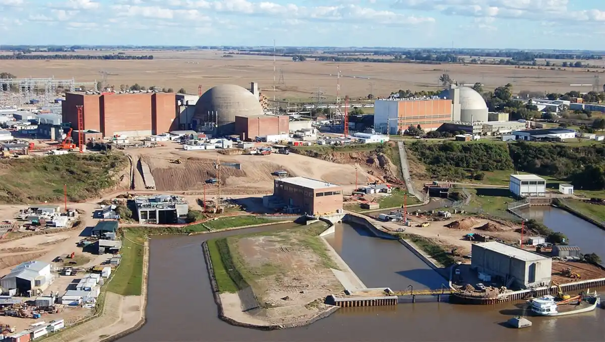 ENERGÍA. Nucleoeléctrica Argentina S.A. se encarga de la generación, distribución y comercialización de la energía eléctrica generada en las tres centrales nucleares del país.