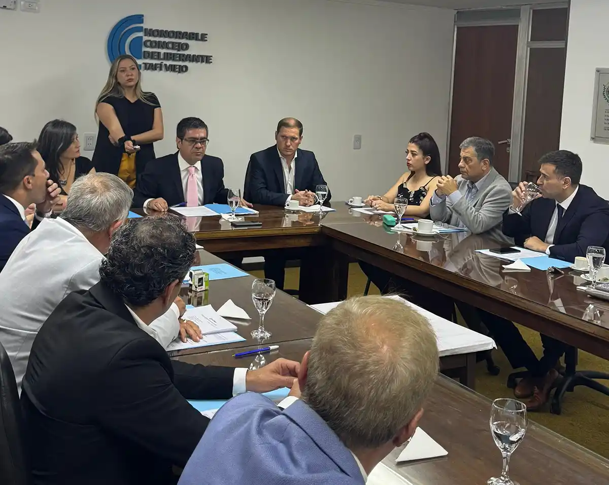 EN SESIÓN. El Concejo taficeño aprobó el retorno al Pacto Social con 11 votos afirmativos y uno negativo.