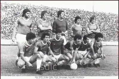 Llegó a Tucumán por el fútbol, se quedó por el amor a la docencia y para formar su familia