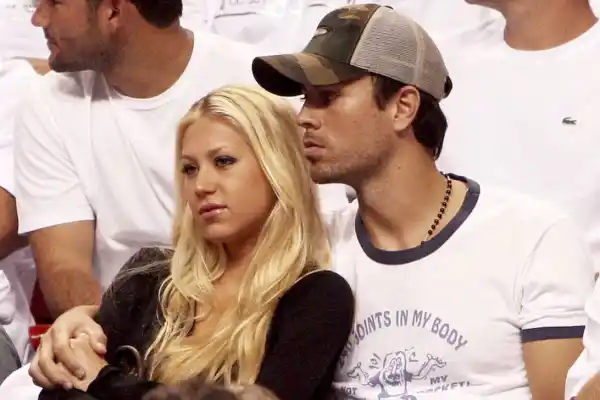 Cómo es la vida privada de Enrique Iglesias y Anna Kournikova, mientras  esperan su cuarto hijo