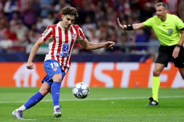 Atlético de Madrid goleó al Eintracht con goles de Giuliano Simeone y Julián Álvarez en Champions