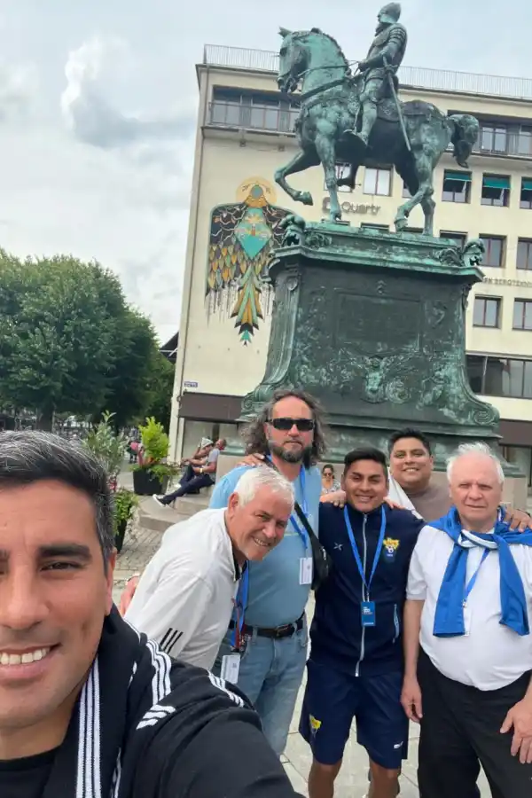 Llegó a Tucumán por el fútbol, se quedó por el amor a la docencia y para formar su familia