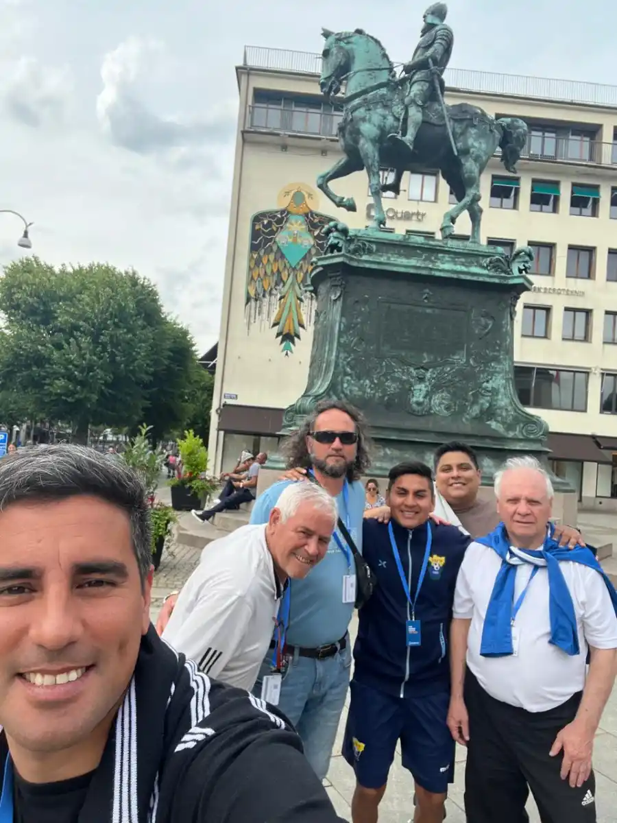 Llegó a Tucumán por el fútbol, se quedó por el amor a la docencia y para formar su familia