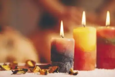 Dónde poner las velas aromáticas en casa para atraer el éxito y el bienestar, según el Feng Shui