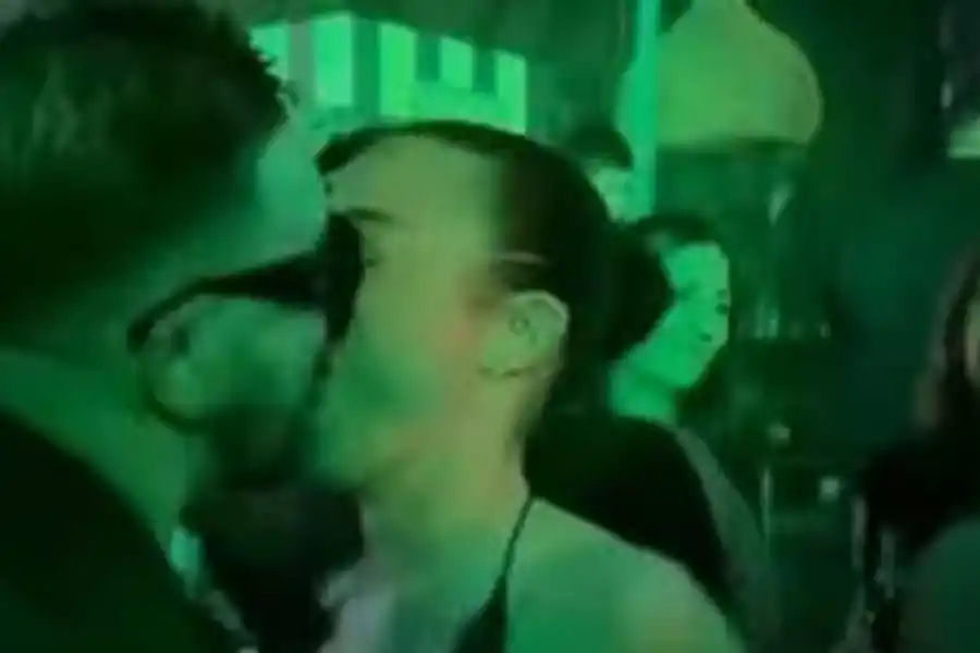 Una periodista fue vista a los besos con Fede Bal en el after de los Martín Fierro: ¿quién es?