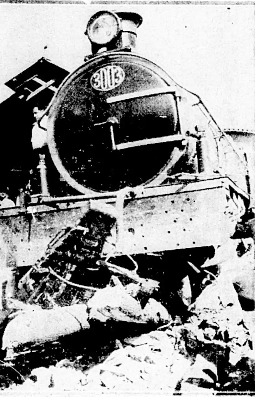 Recuerdos fotográficos: 1935. La locomotora que se estacionó en la calle 9 de Julio