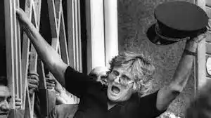 PARALELISMOS. La figura de Norma Plá habilita un diálogo intergeneracional.