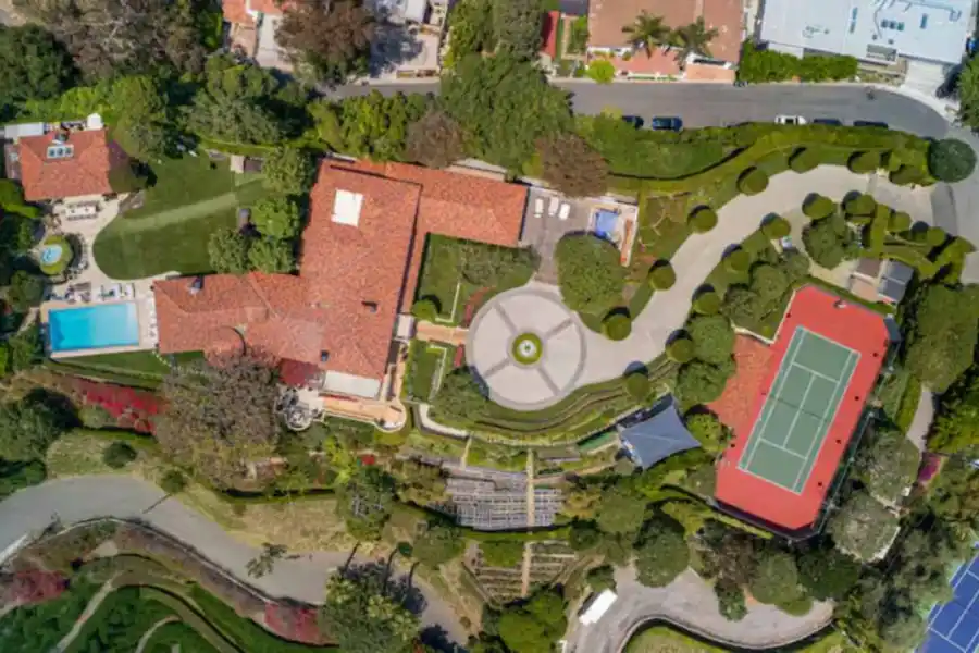 Así es la emblemática mansión en la que vivió Ricky Martin y que hoy está a la venta