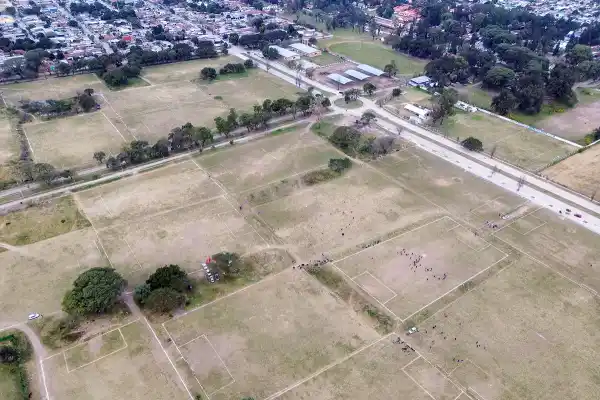 Polémica por Campo Norte: entre los terrenos de usos colectivos y los espacios cerrados para algunos