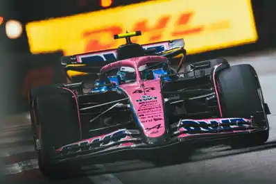 En Singapur, Colapinto quedó en el puesto 16°, Russell sumó la segunda victoria del año