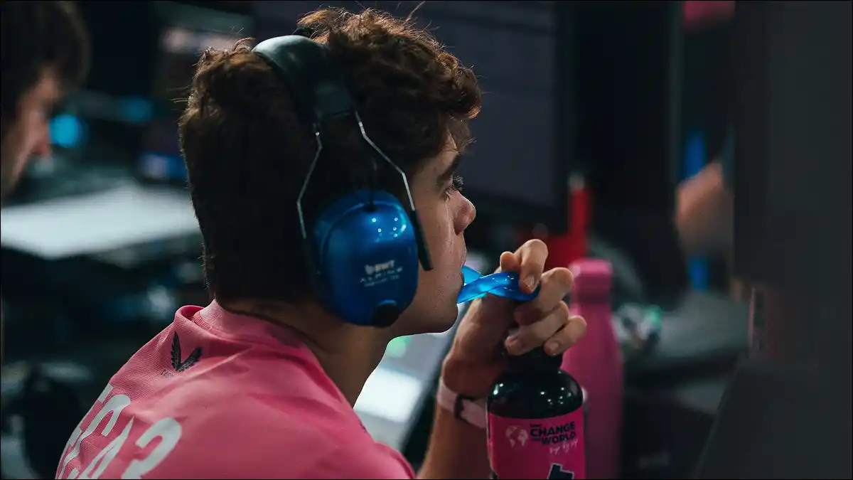 CONCENTRADO. Colapinto, durante el Gran Premio de Singapur, cumplió otra actuación sólida y encara con expectativa el Gran Premio de Estados Unidos, donde podría sellar su lugar para 2026.