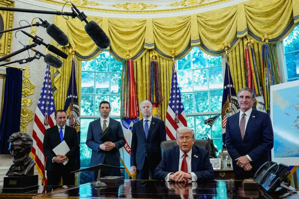 GUERRA COMERCIAL. Donald Trump anunció un arancel adicional de 100% contra China.