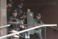 Patrullas, chalecos antibalas y policías armados: así fue la salida de El Petiso David de los Tribunales Federales