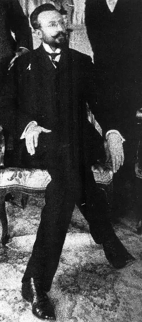 UN NOTABLE SANITARISTA. Cantón alternó su profesión con la política.