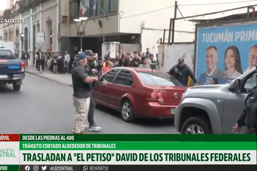 Patrullas, chalecos antibalas y policías armados: así fue la salida de El Petiso David de los Tribunales Federales