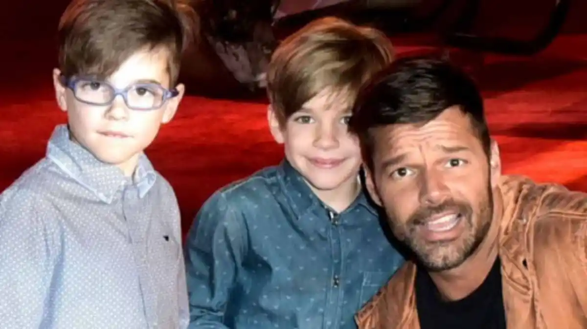 Así luce el hijo de Ricky Martin a los 17 años: debutó en el escenario y conquistó al público