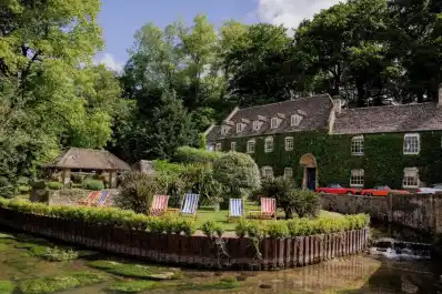 Este es el pueblo más lindo del mundo, según Forbes: menos de mil habitantes, un solo hotel y una belleza que parece detenida en el tiempo