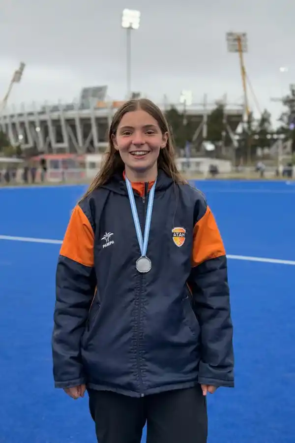 Sofía Odstrcil, la arquera de oro que sueña en grande desde Tucumán