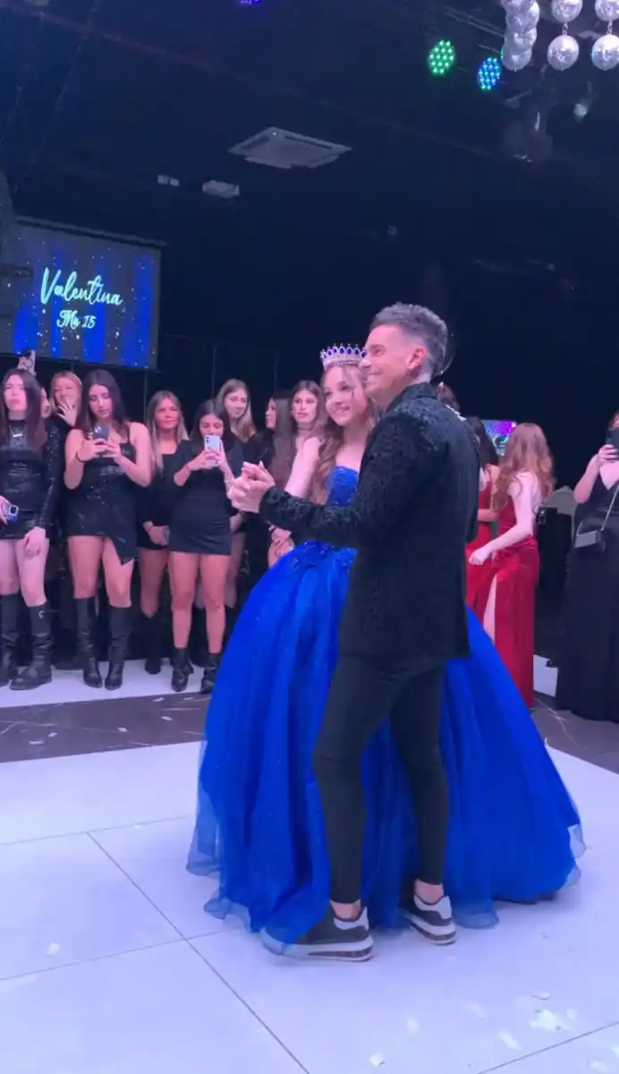 Luces, emoción y robots: así fue la espectacular fiesta de 15 de Valentina, la hija de Hernán Caire