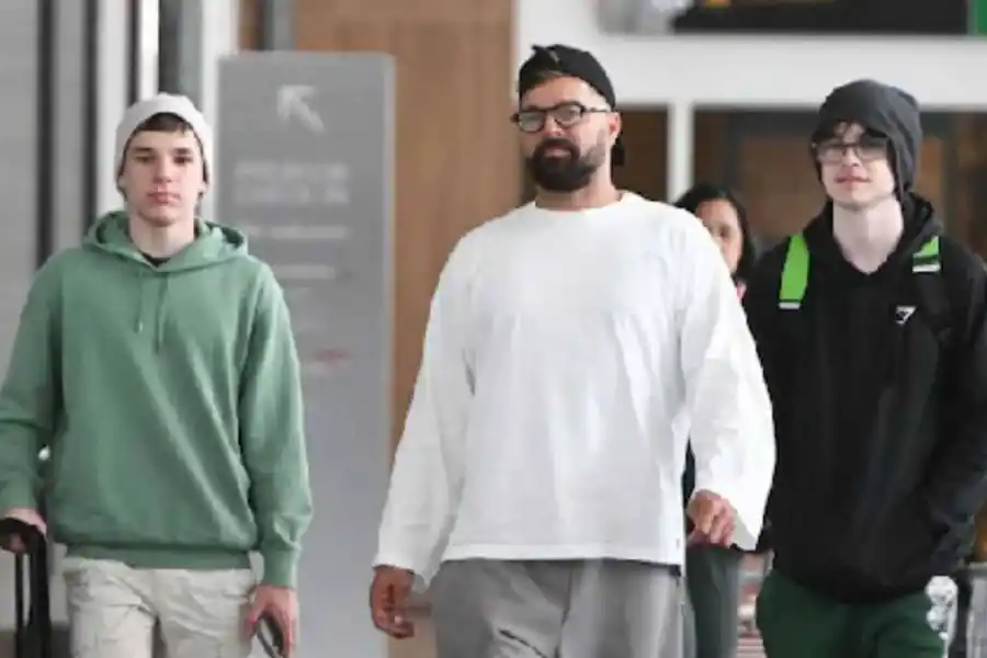 Así luce el hijo de Ricky Martin a los 17 años: debutó en el escenario y conquistó al público