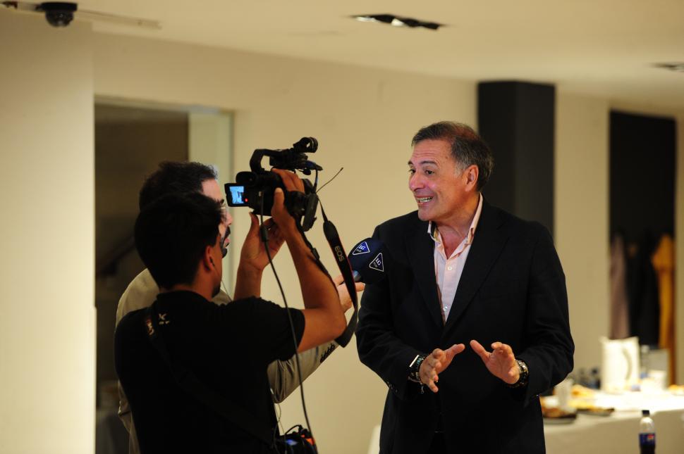 Carlos Najar.